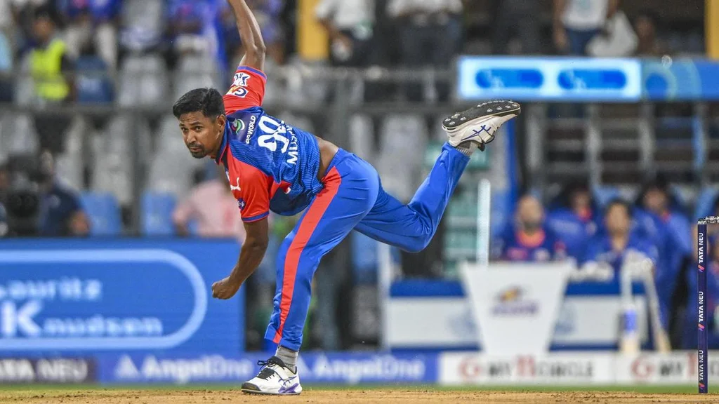 ഐ.പി.എല്ലില്‍ നിന്ന് പുറത്താക്കപ്പെട്ടതിന് പിന്നാലെ ഫിസ് പിസ്എല്ലില്‍, ബി.സി.സി.ഐ-ബി.സി.ബി സംഘർഷങ്ങൾക്കിടെ ശ്രദ്ധേയ നീക്കം